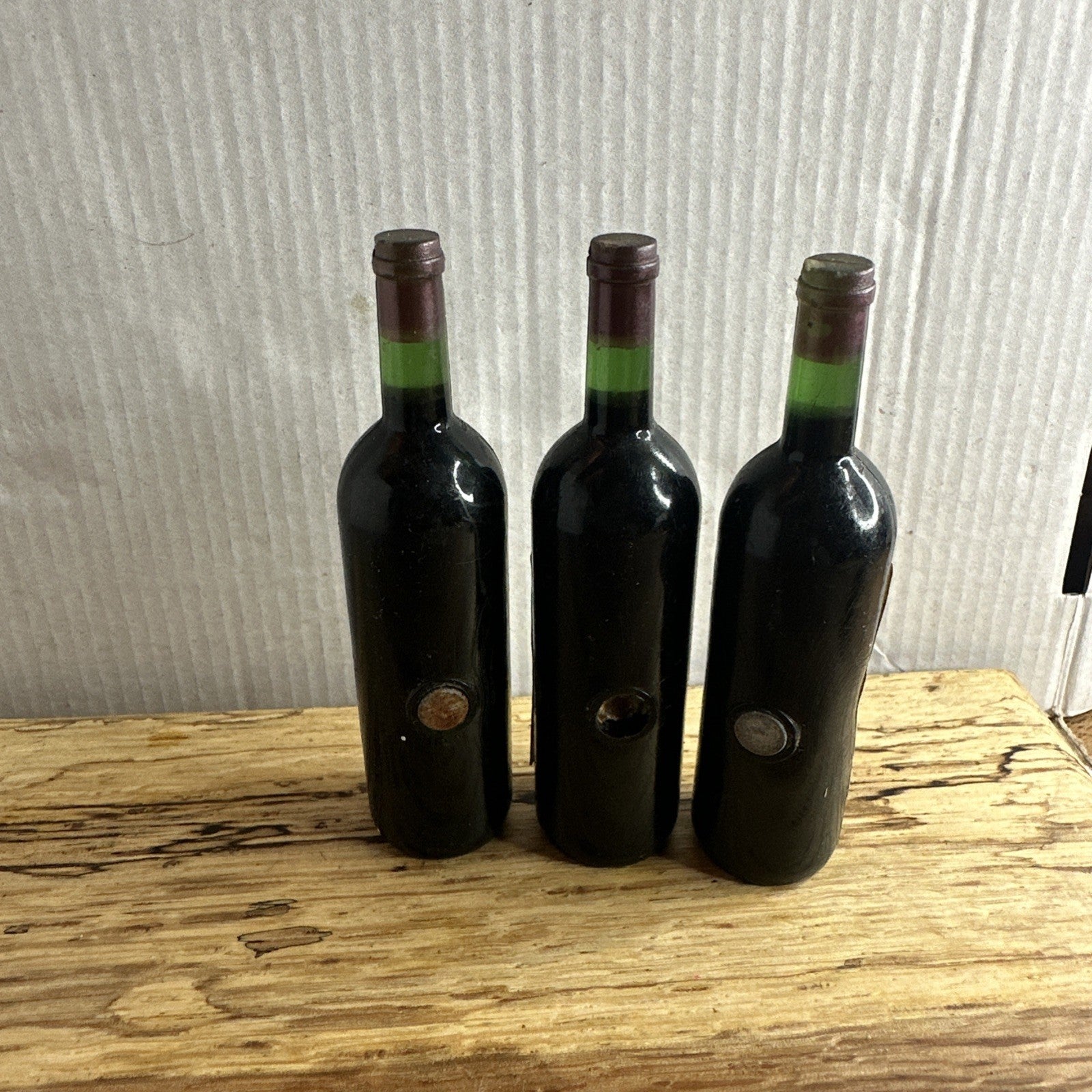 1985 Château wine from the Bordeaux region of France miniature Bottles