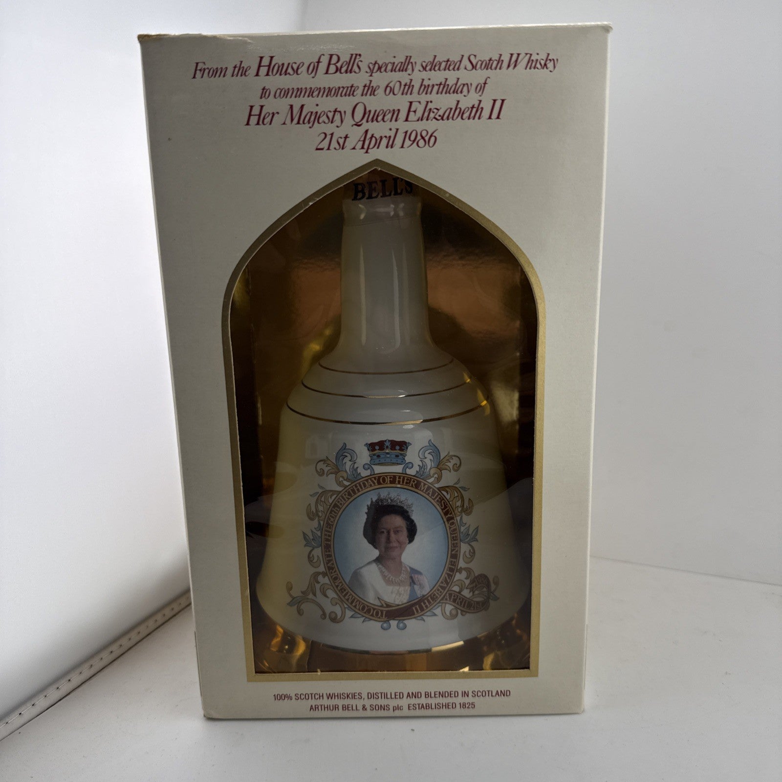 Bell’s 1986 Queen Elizabeth II 60th Birthday Decanter Boxed 43%abv