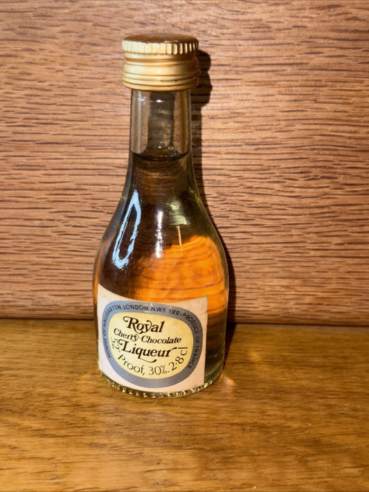 Hallgarten's Royal Cherry-Chocolate Liqueur Miniature