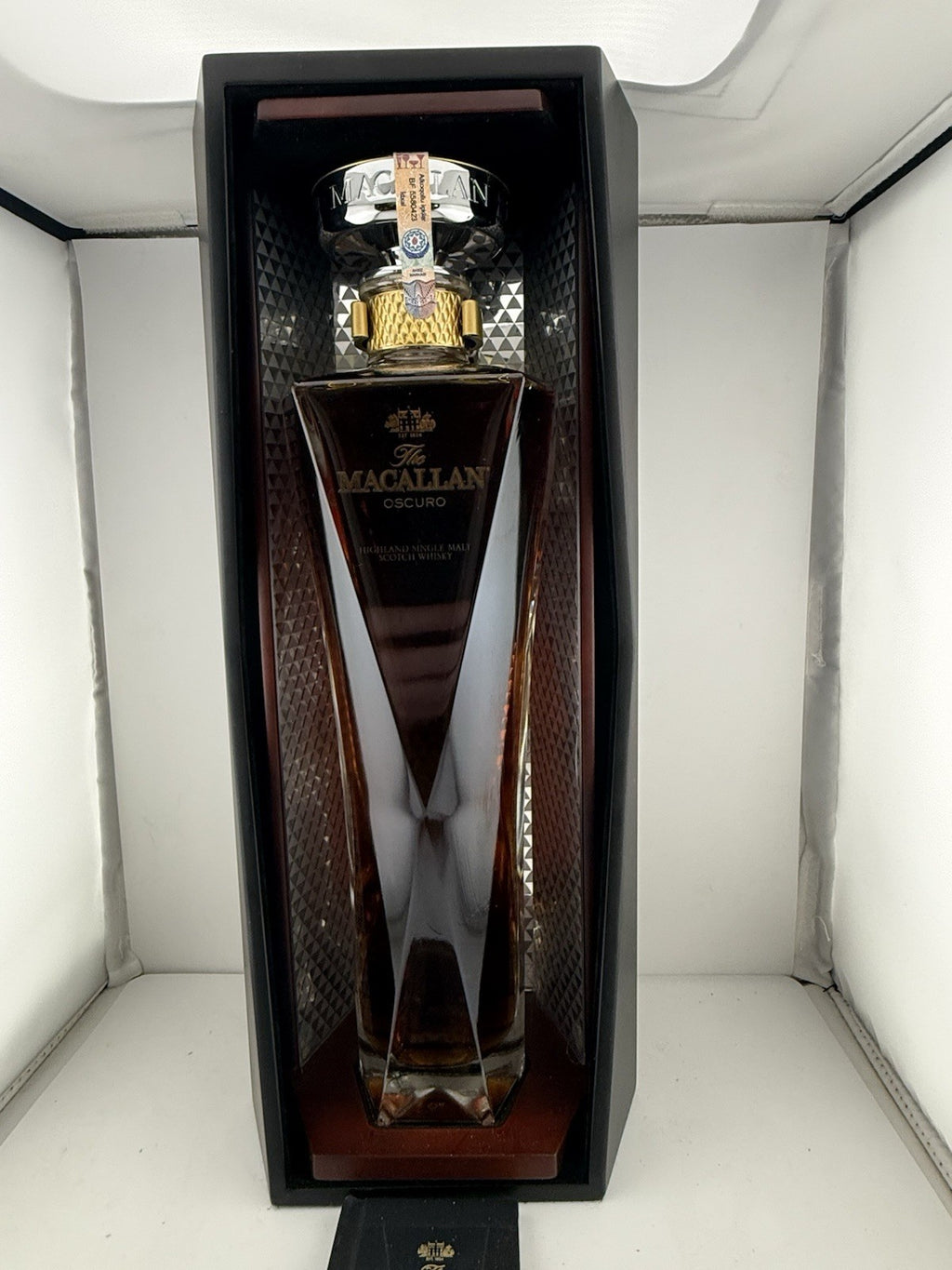 Macallan Oscuro 2015 (?) Full Boxed With Booklet Mint Condition .