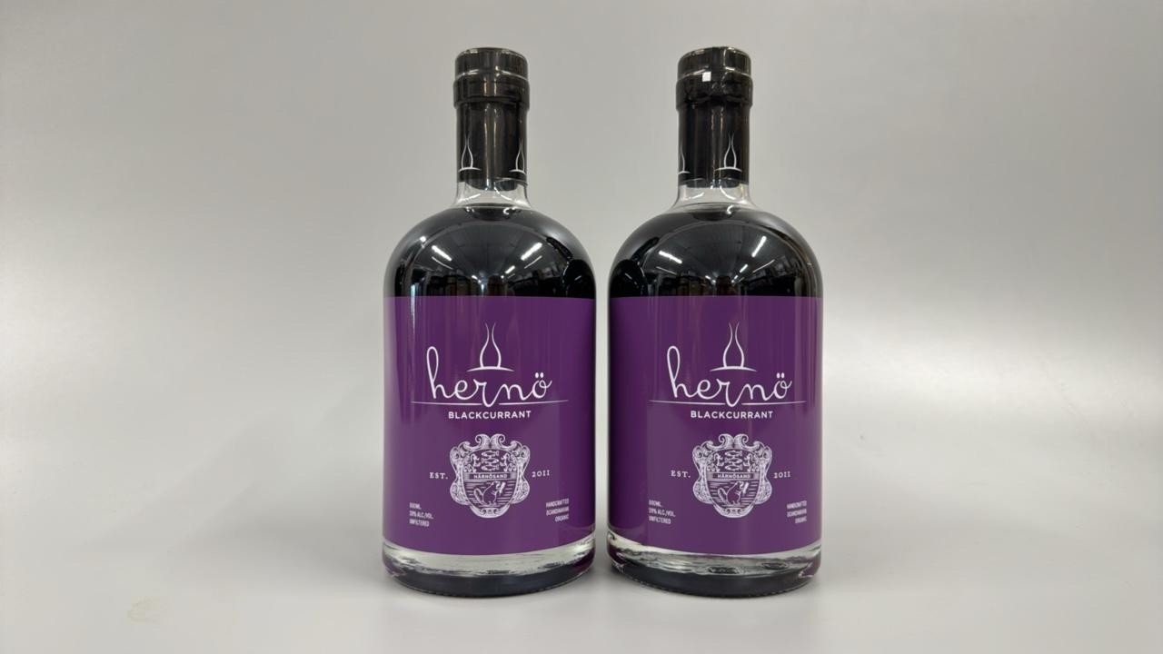 HERNO BLACKCURRENT GIN / 500ML / 28%   Cheapest on internet!