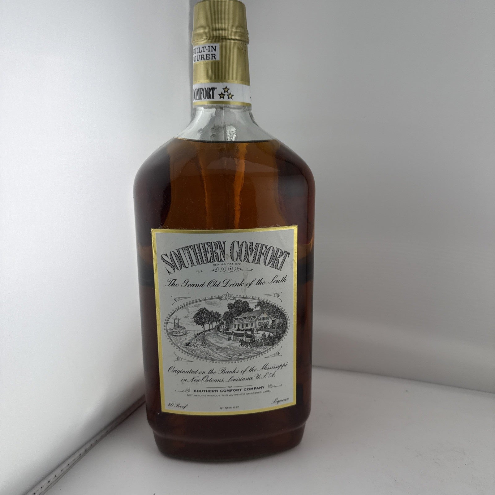Vintage Southern Comfort 80 Proof Liqueur Sealed Bottle 1.75L with pourer