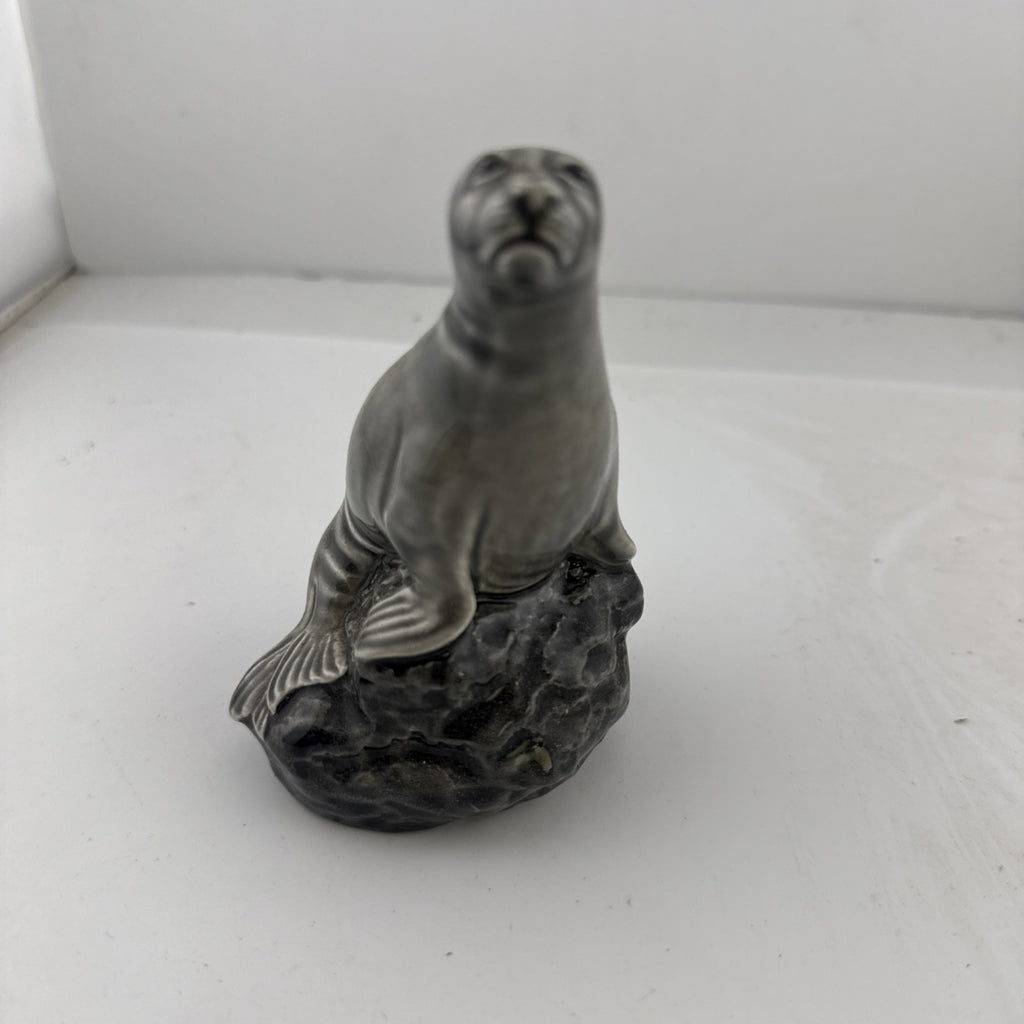 Beneagles Scotch Whisky Miniature Seal Decanter 70 Proof Wade Pottery Empty