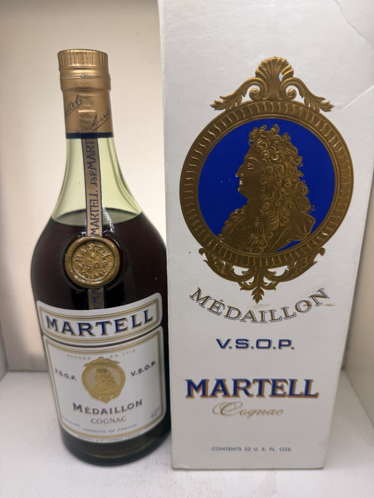 Martell Médaillon VSOP Cognac, c.1970s‑80s bottling, 32 US fl oz / ~94 cl