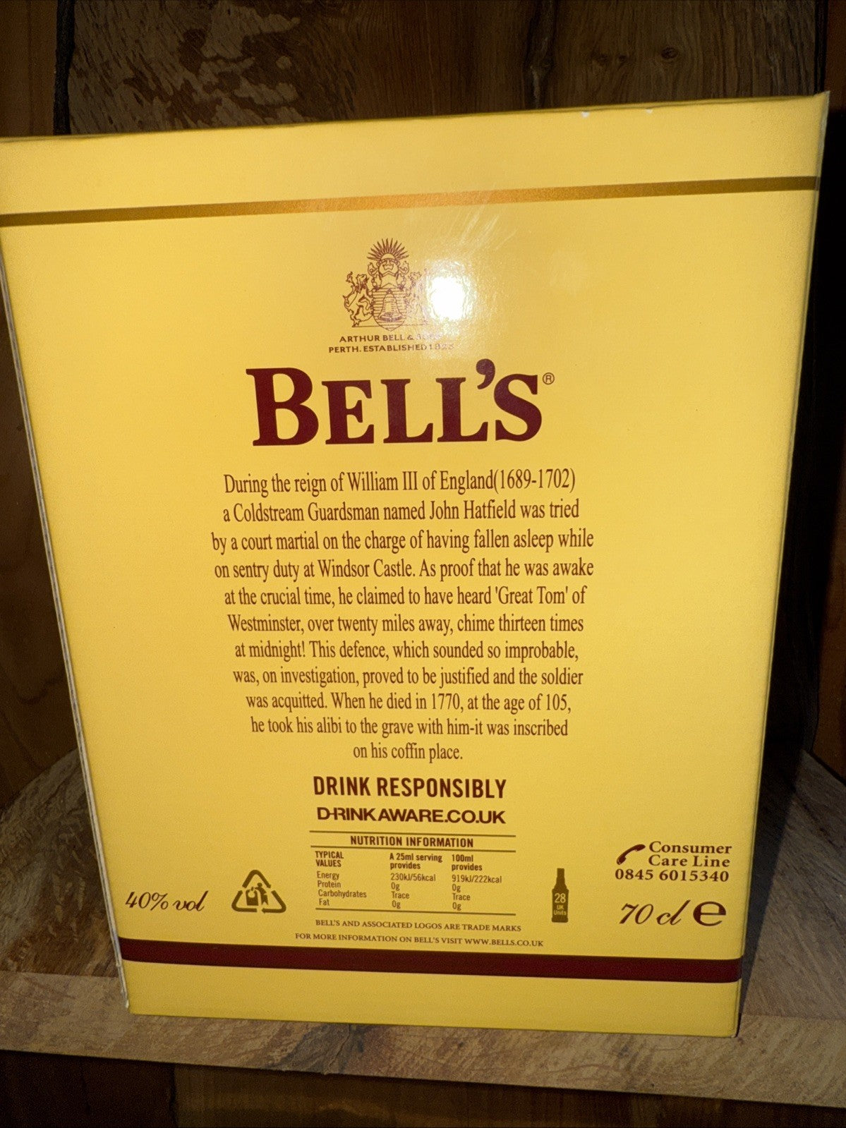 Bells Whisky 75cl Christmas 2006 Decanter full mint condition