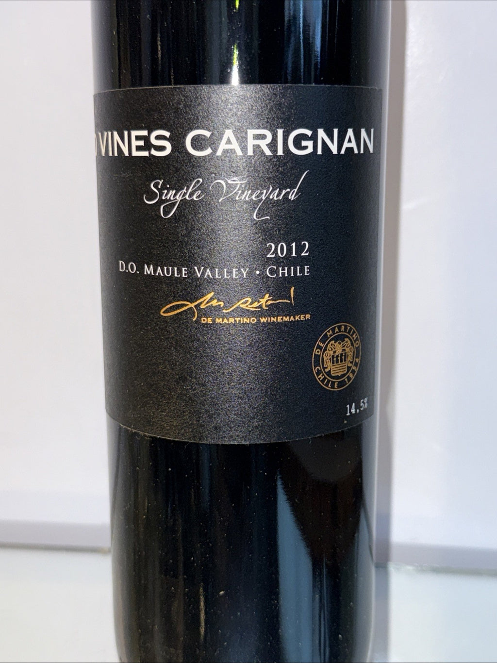 (750 ml) bottle of De Martino Vines Carignan Single Vineyard 2012