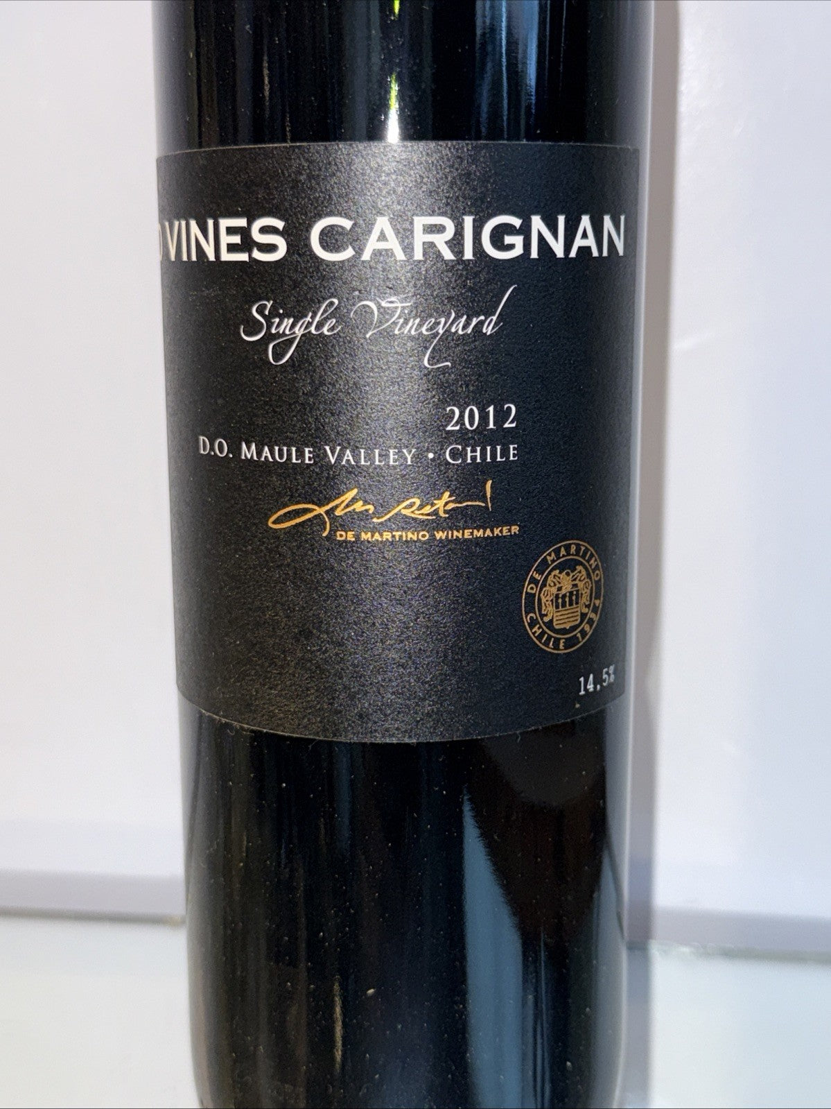(750 ml) bottle of De Martino Vines Carignan Single Vineyard 2012