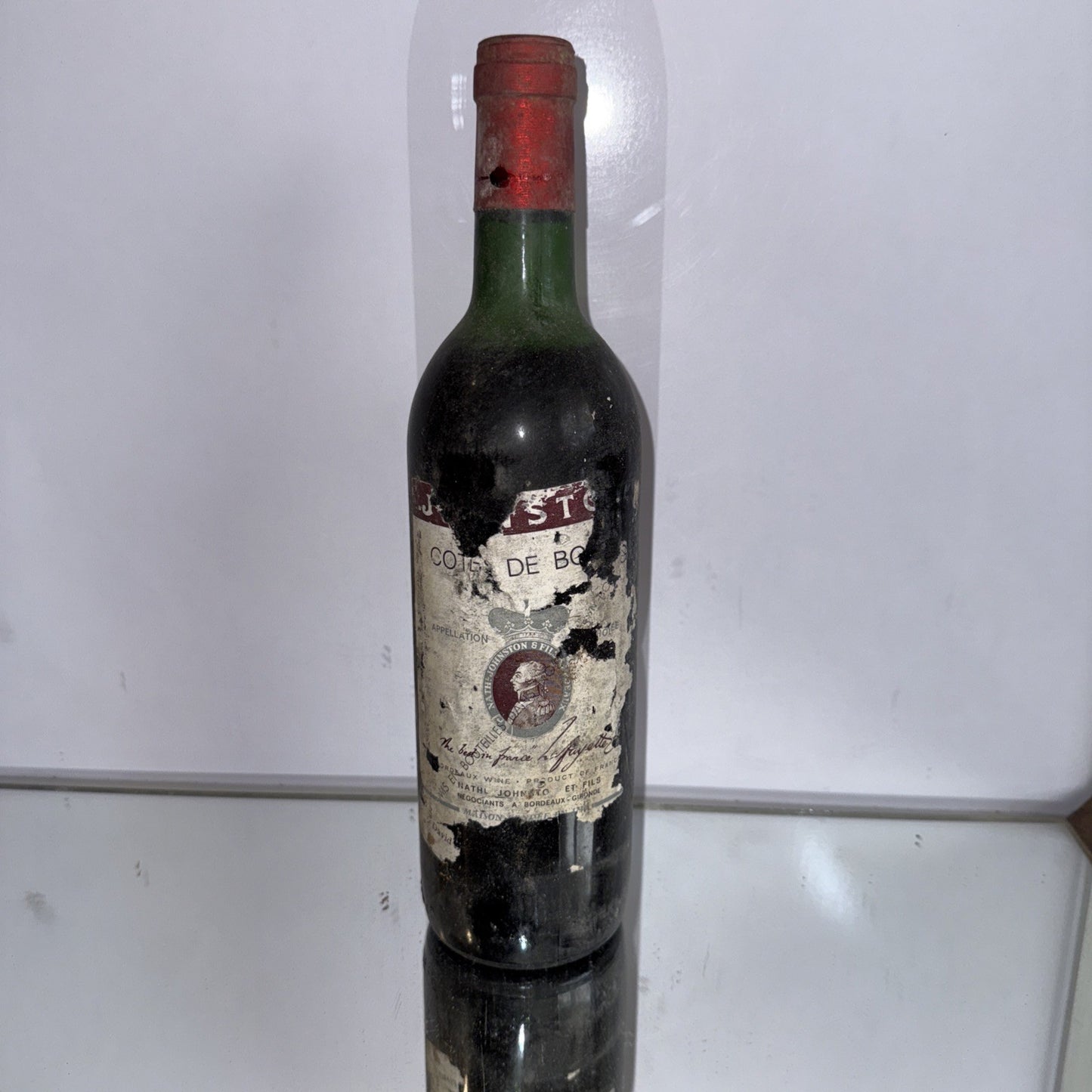 Cotes De Bourg Bordeaux Nathl. Johnston Et Fils  1970s Red French