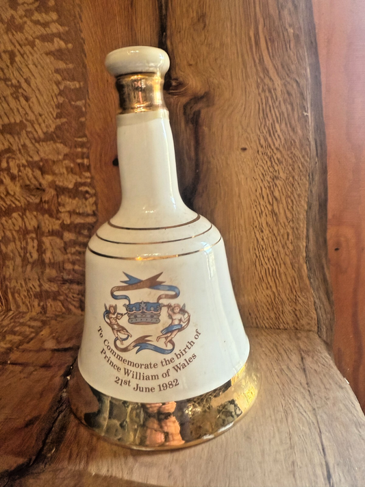 Full decanter of Bells Whisky 50cl Bottled 1982 vintage matured collectable roya