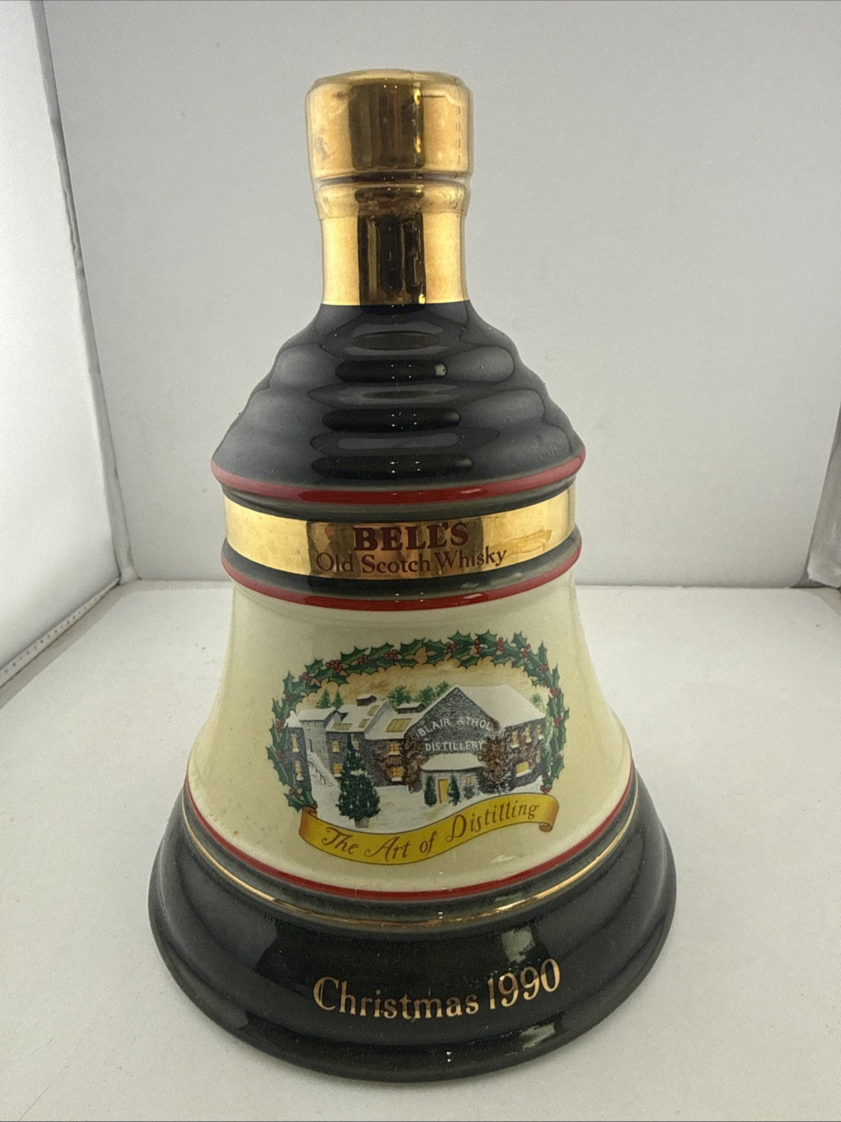 Bell’s Extra Special 1990 Christmas Bell Decanter 8 Year Old 70cl Full 43%