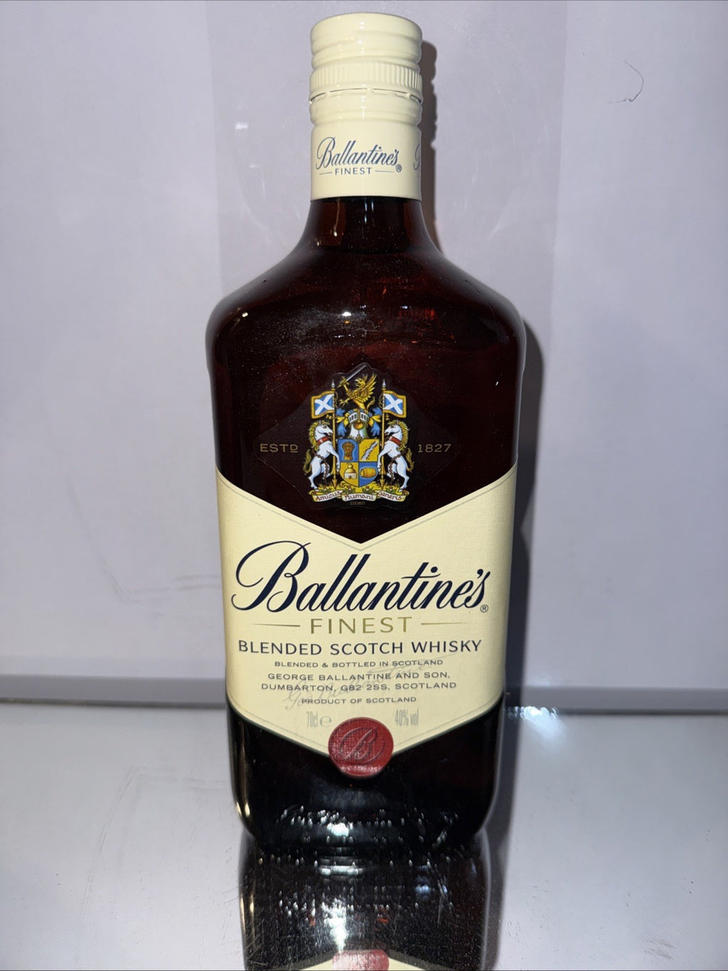 Ballentines Finest whisky 70 Cl 40%abv Bottled 1990s