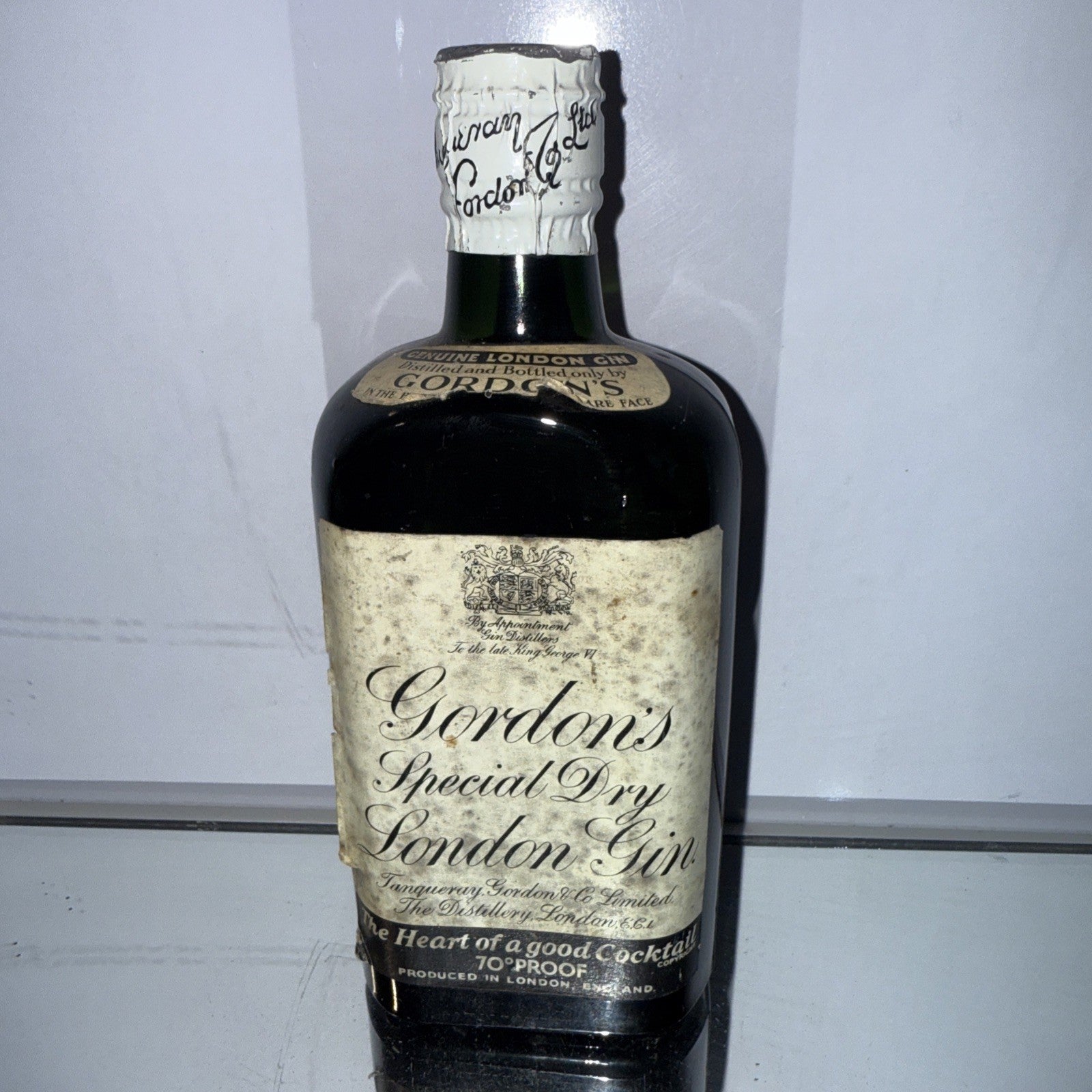 1950s Gordon's Special Dry London Gin Spring cap 1/2 Bottle 13 1/3floz