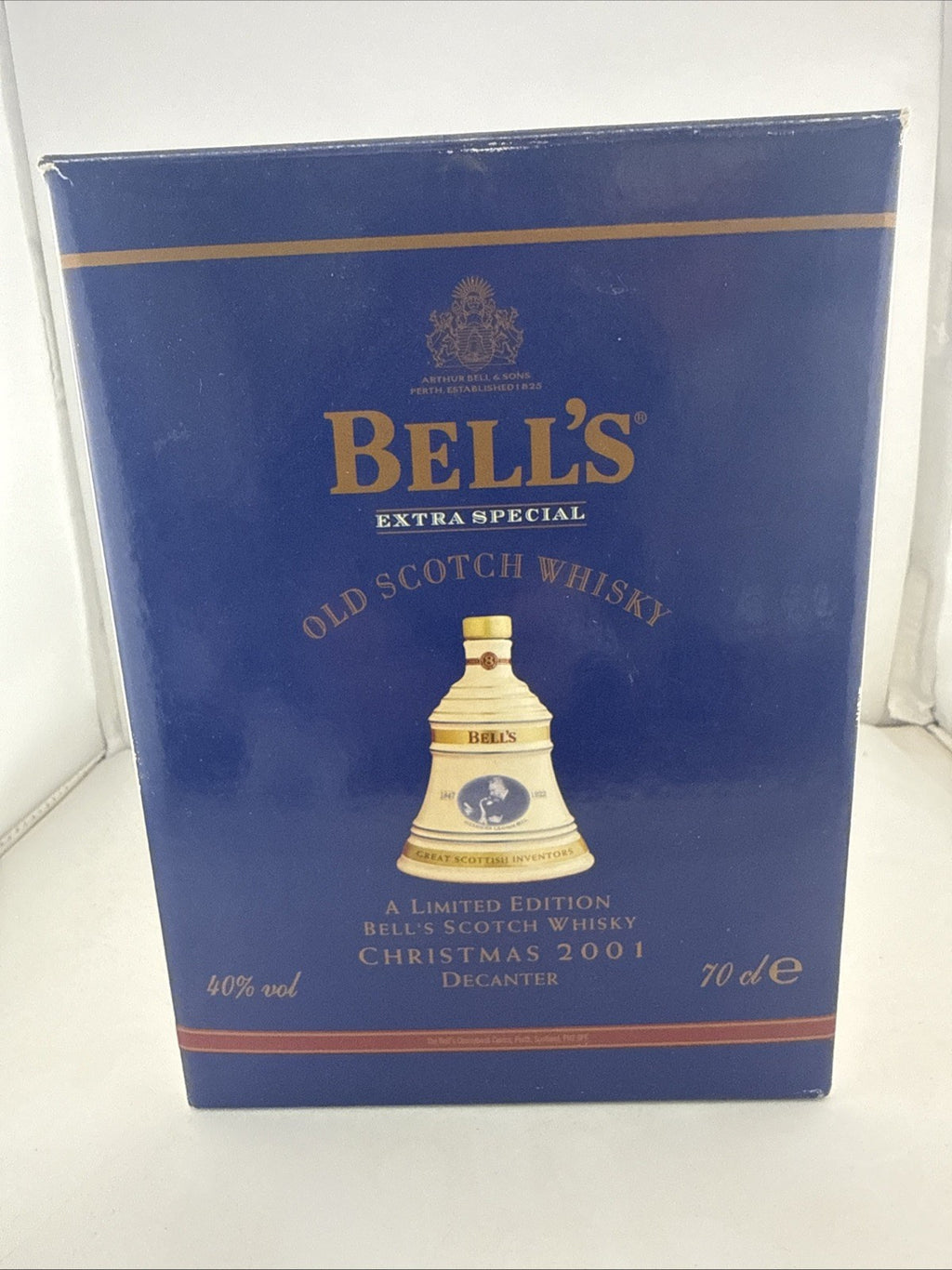 Bell’s Extra Special 2001 Christmas Bell Decanter 8 Year Old 70cl Full