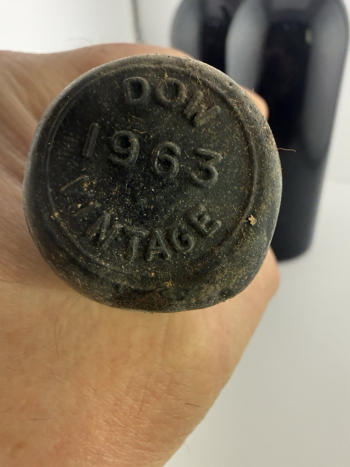 Bargain Dow’s 1963 Vintage Port 75cl Mid/High Shoulder Cellar Find Price To Sell