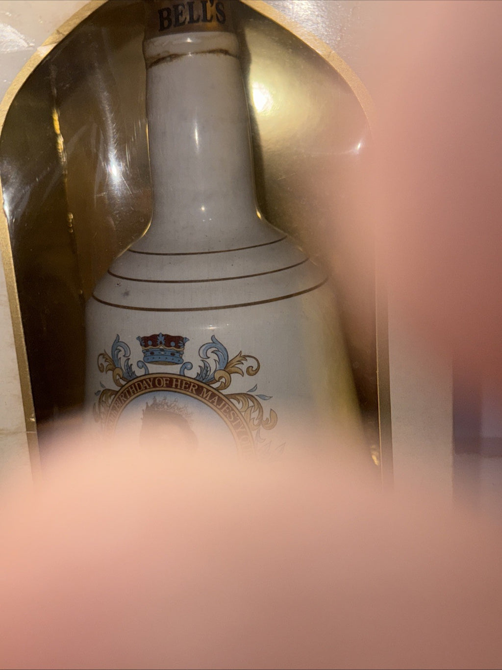 Bell’s Queens 60th 1986 limited-edition (75cl at 40% ABV) ( Tatty Box)