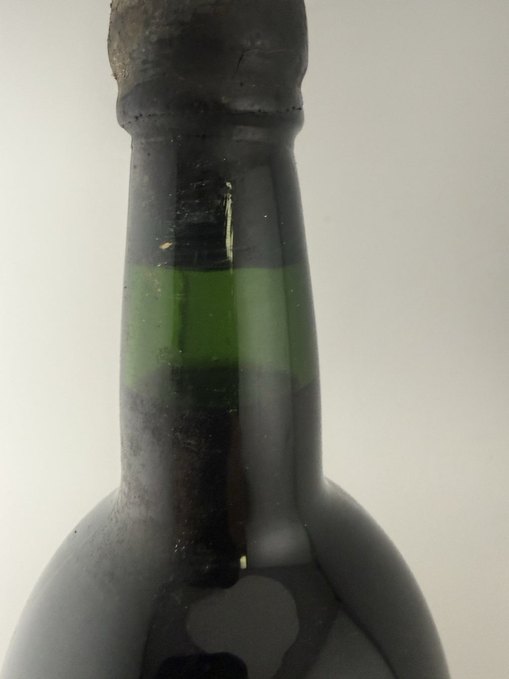 Graham’s 1963 Vintage Port Old Rare Bottle Damaged Label Very High Fill