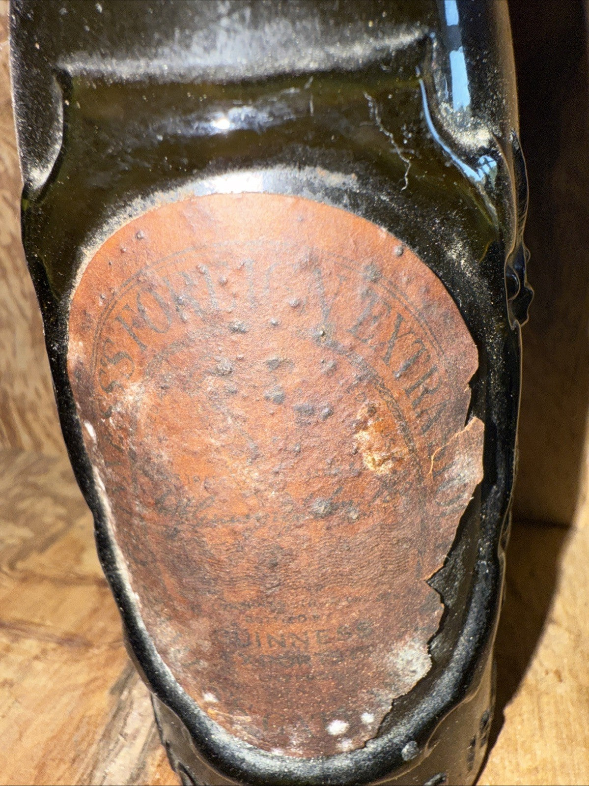 Guinness Extra Stout bottled 1910 to 1916 (label in poor condition)