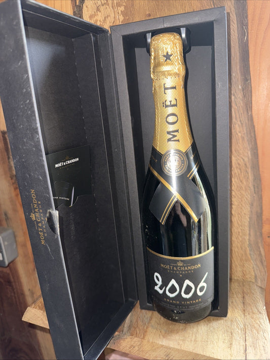 Moët Et Chandon Champagne  70cl 2006 Special Year Collectors