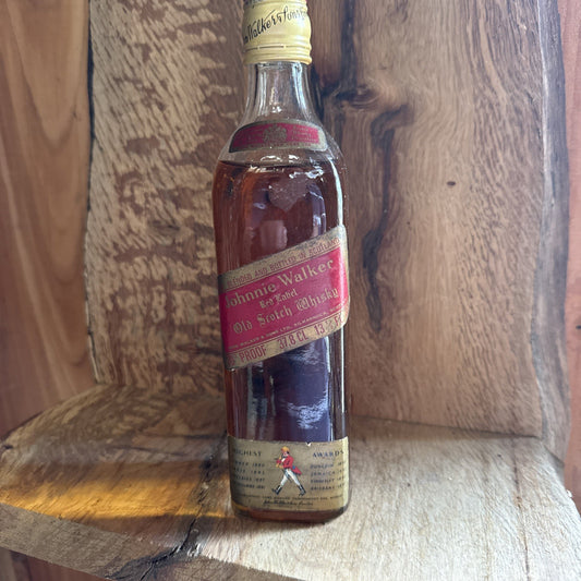 Jonnie Walker red Lable 1/2 bottle 70 % proof 13 1/3 whisky