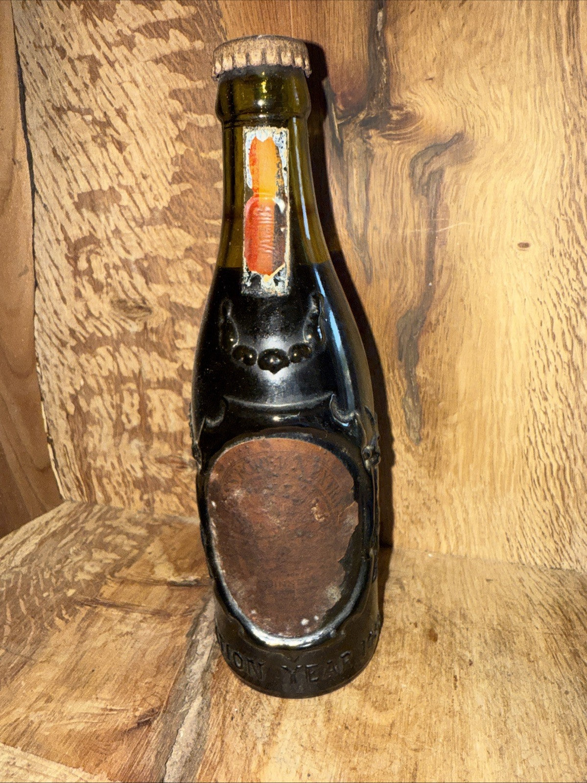 Guinness Extra Stout bottled 1910 to 1916 (label in poor condition)