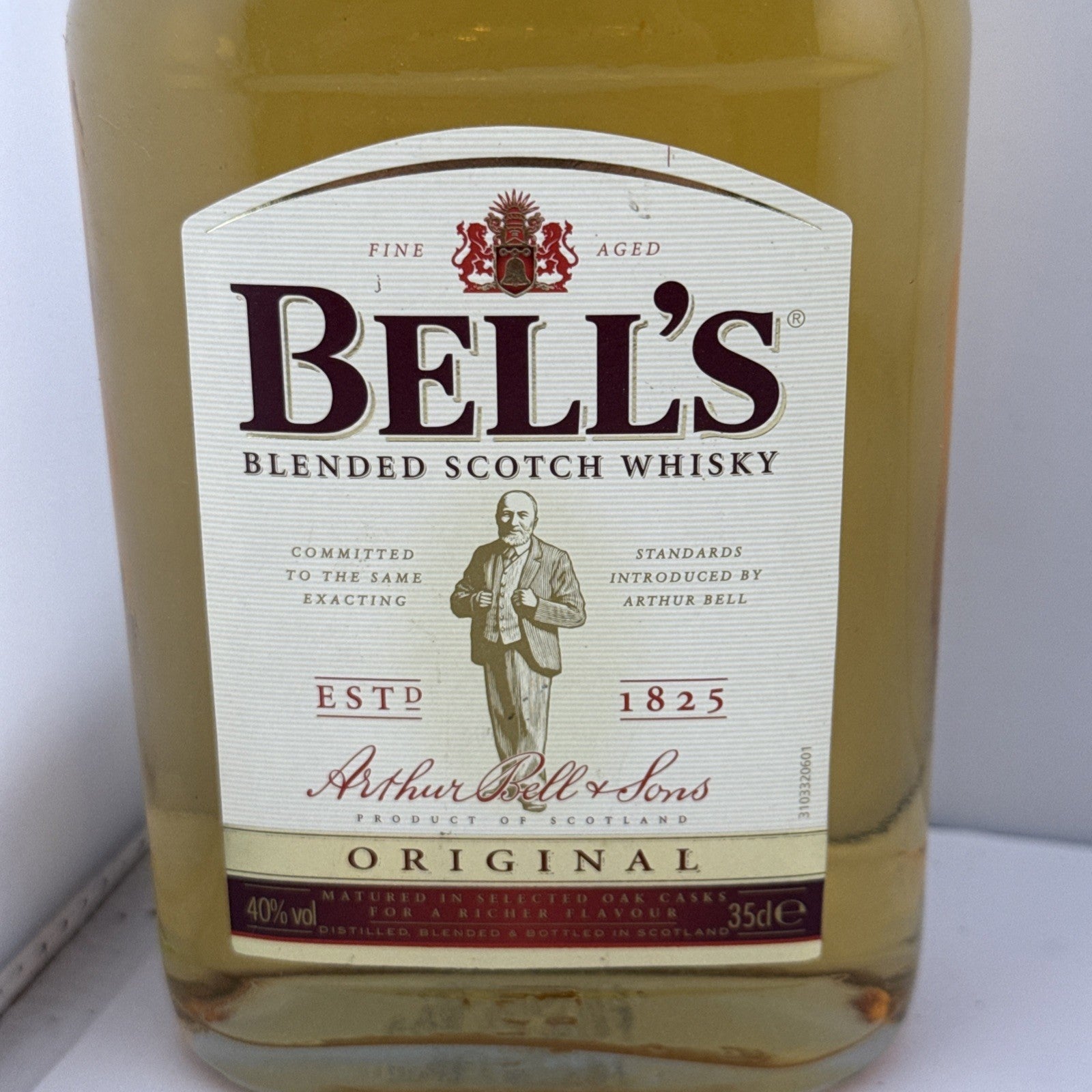 Bell’s Blended Scotch Whisky 35cl 40% Small Bottle