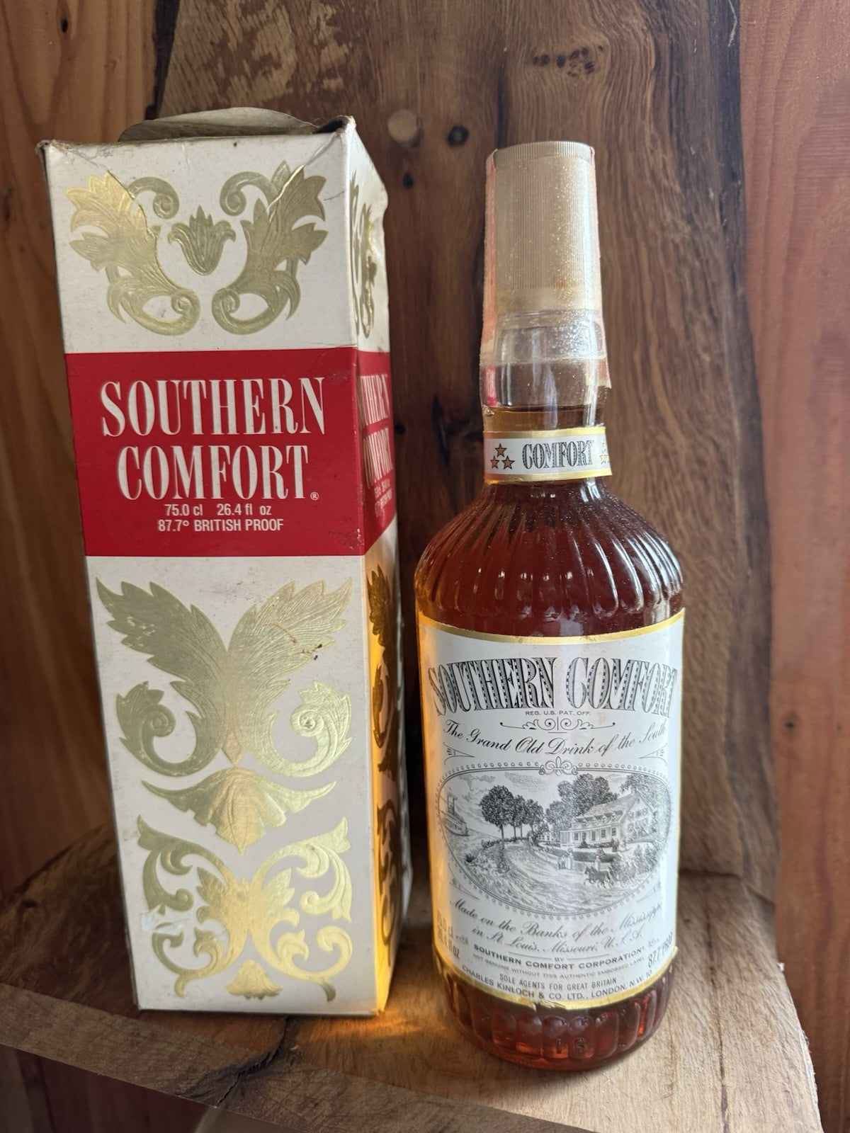 Southern Comfort  1970s bottle 26 2/3 fl oz 87.7 proof old rare mature vintage