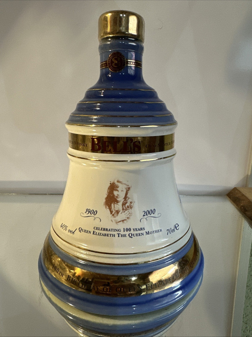 Full decanter of Bells Whisky 75cl Bottled 2000 royal vintage matured Queen Mum