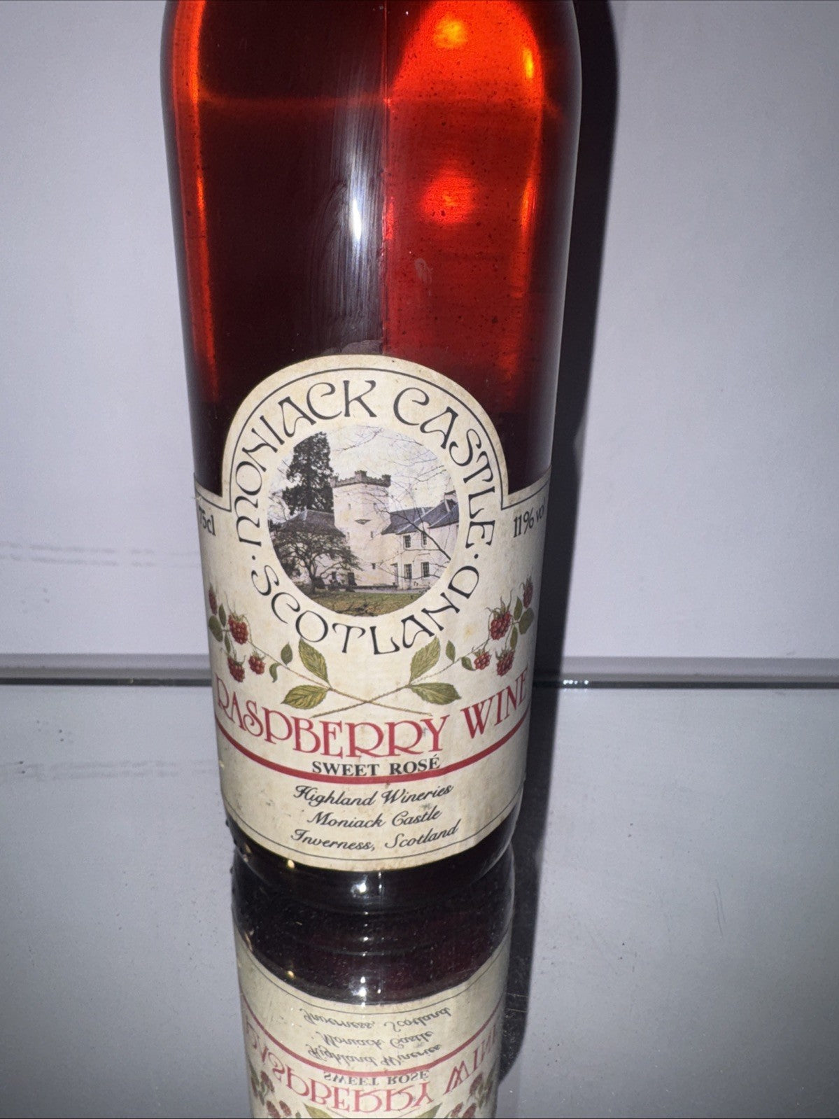 Moniack Castle - Scotish Sweet Rosé - 75cl Raspberry Wine