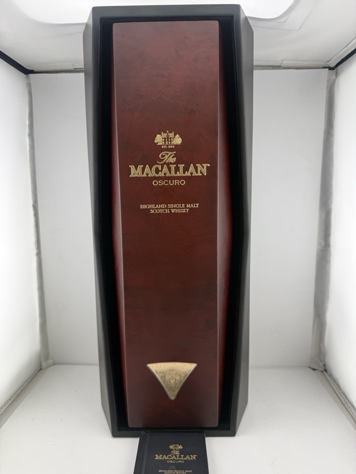 Macallan Oscuro 2015 (?) Full Boxed With Booklet Mint Condition .