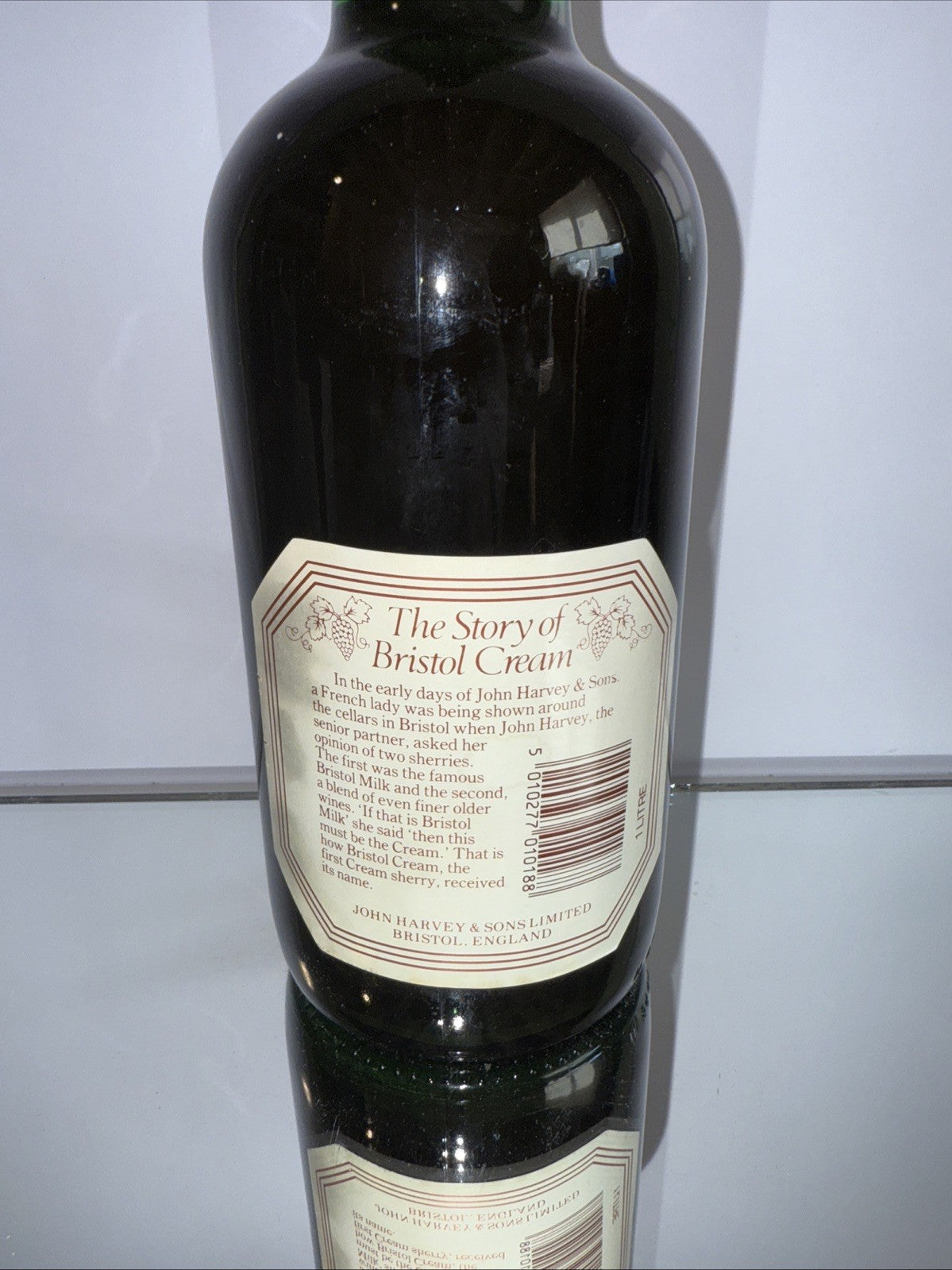 Harvey's Bristol Cream Sherry 1LBottled 1980s vintage matured cheapest available