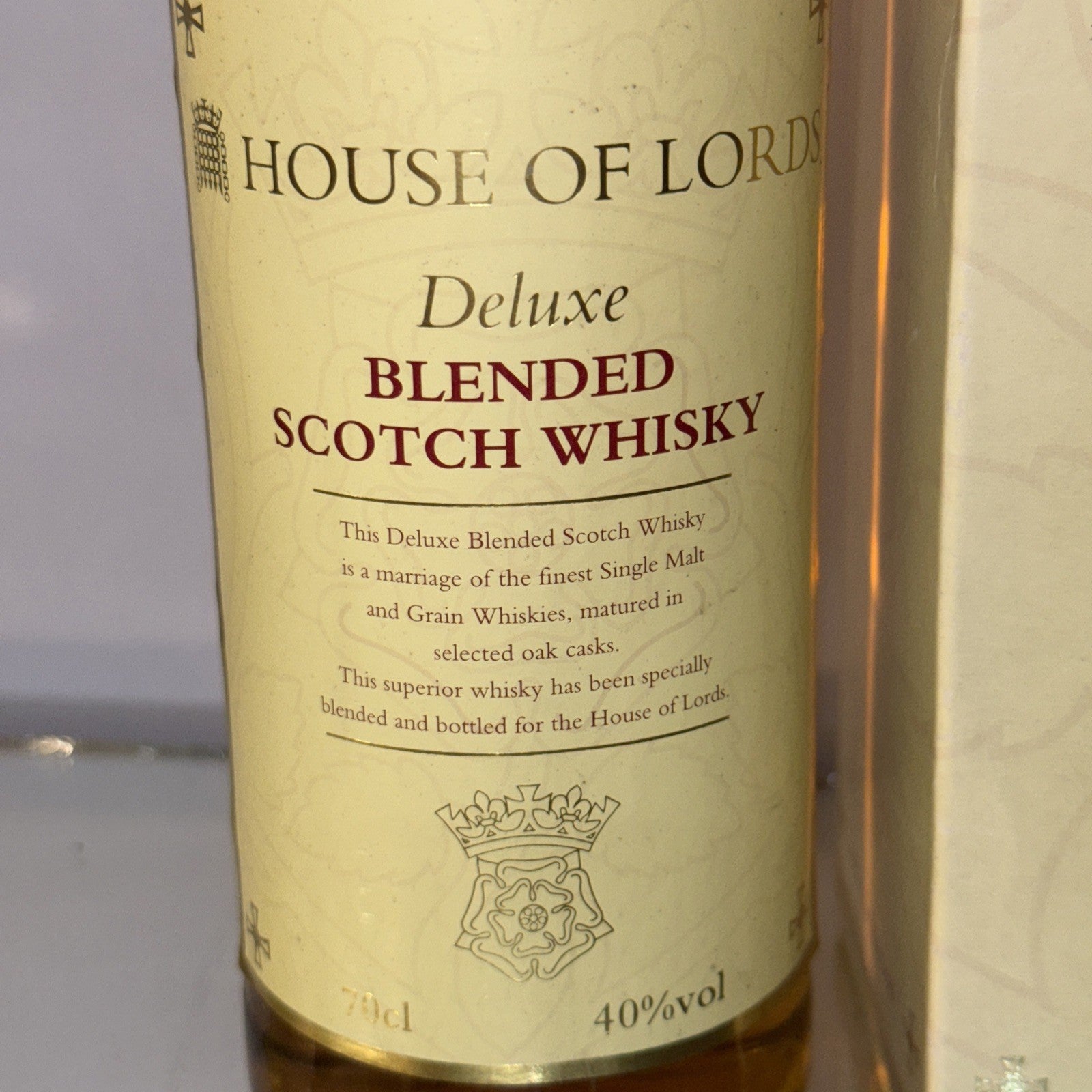House of Lords Deluxe Blended Scotch Whisky (70cl, 40% ABV)