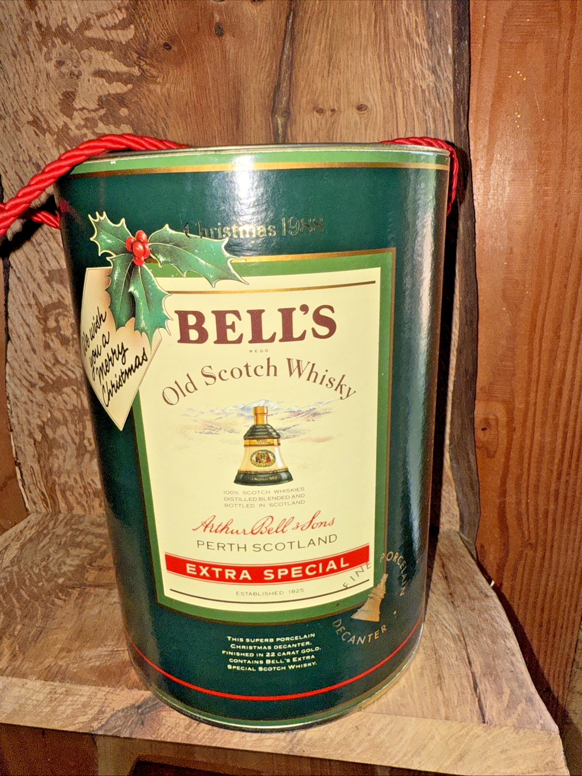 Bells Whisky Decanter Christmas 1998 full boxed mint condition