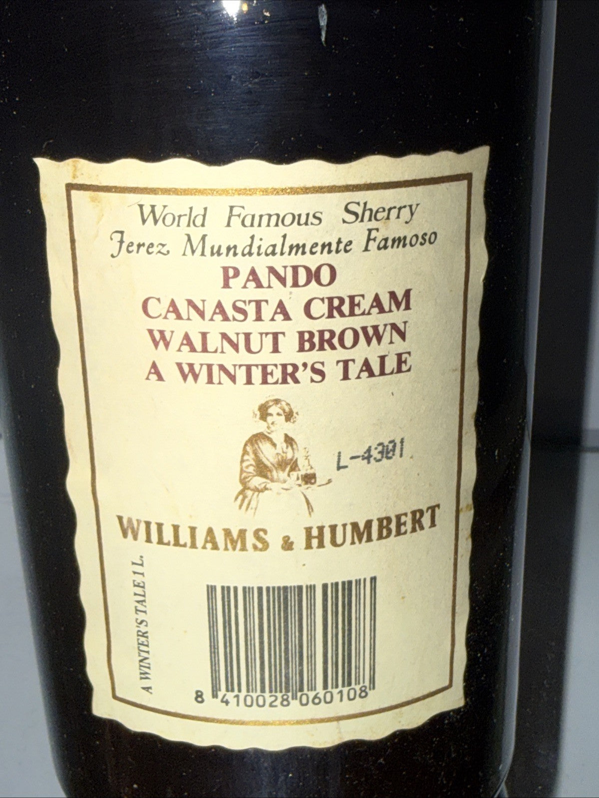 Williams & Humbert “A Winter’s Tale” Amontillado sherry 1977-83 Bottled