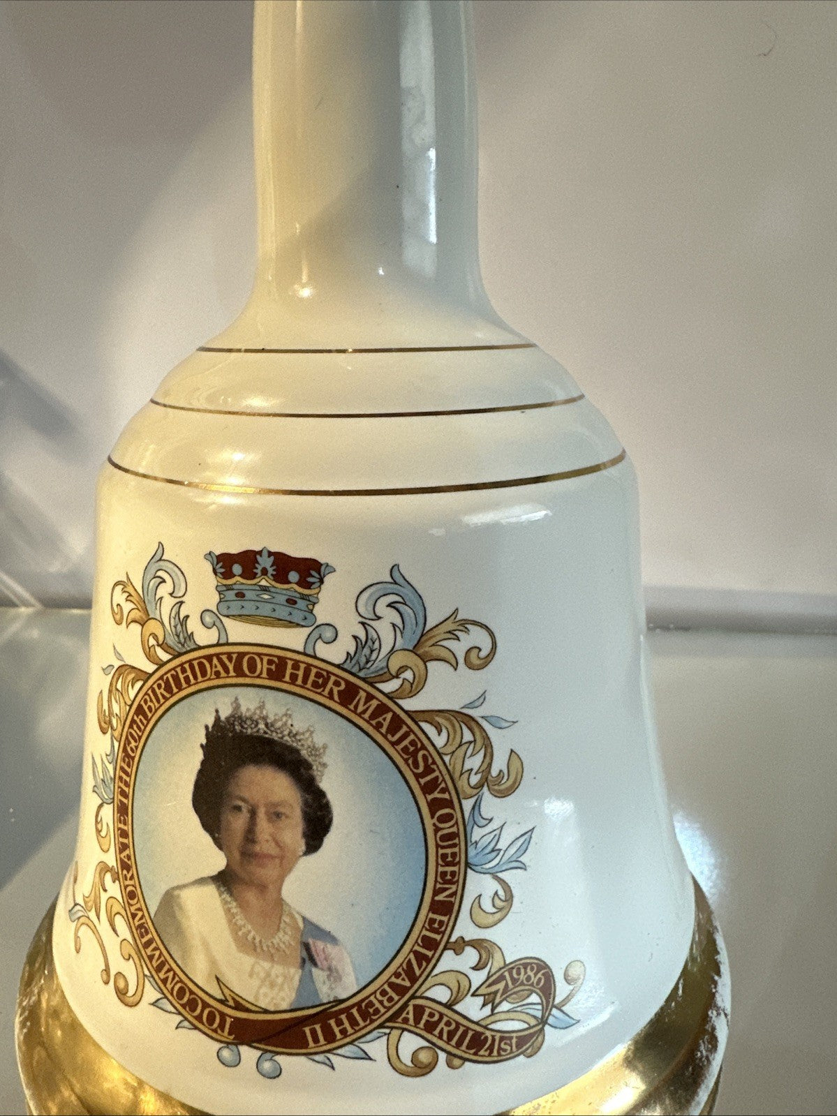 Bells Whisky Decanter Queens 60th Birthday 1986 vintage