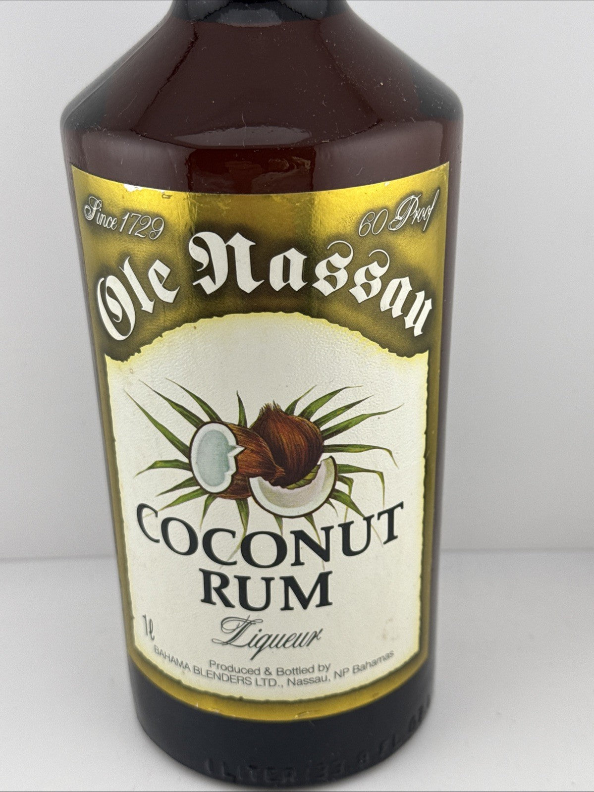 Ole Nassau Coconut Rum Liqueur Bahamas 1L 60 Proof Vintage Bottle