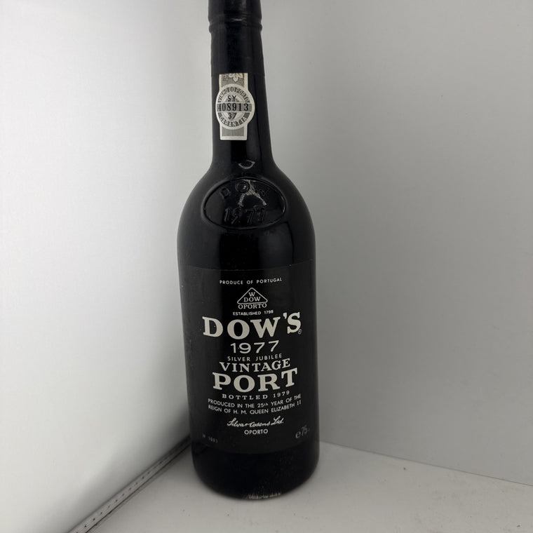 Dow’s 1977 Silver Jubilee Vintage Port (75cl) ( Straight From Original Wood Case