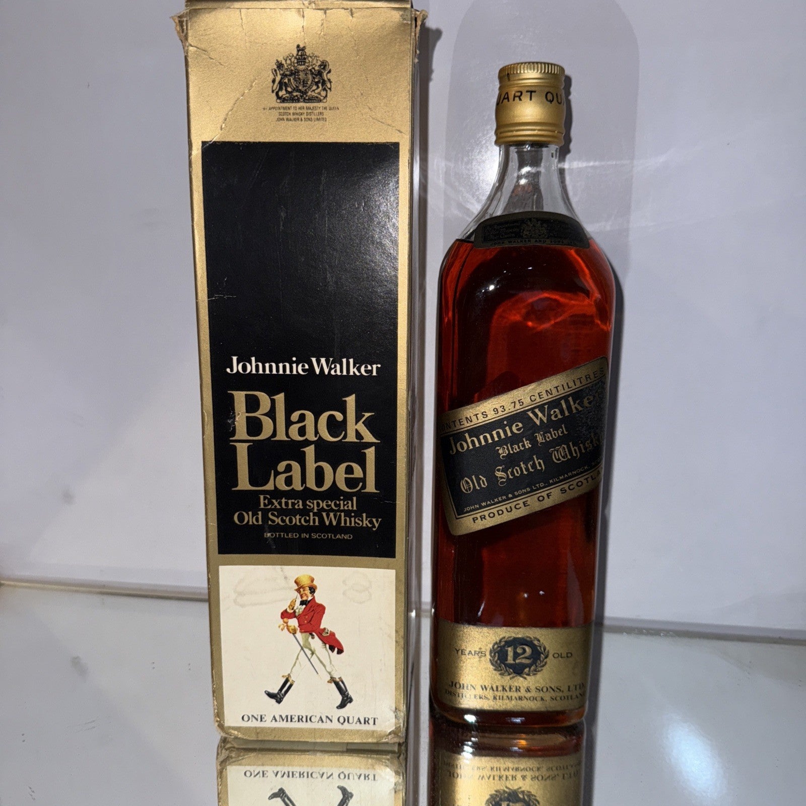 Johnnie Walker Black Label  1970s  Quart Bottle 70% proof vintage mature Boxed