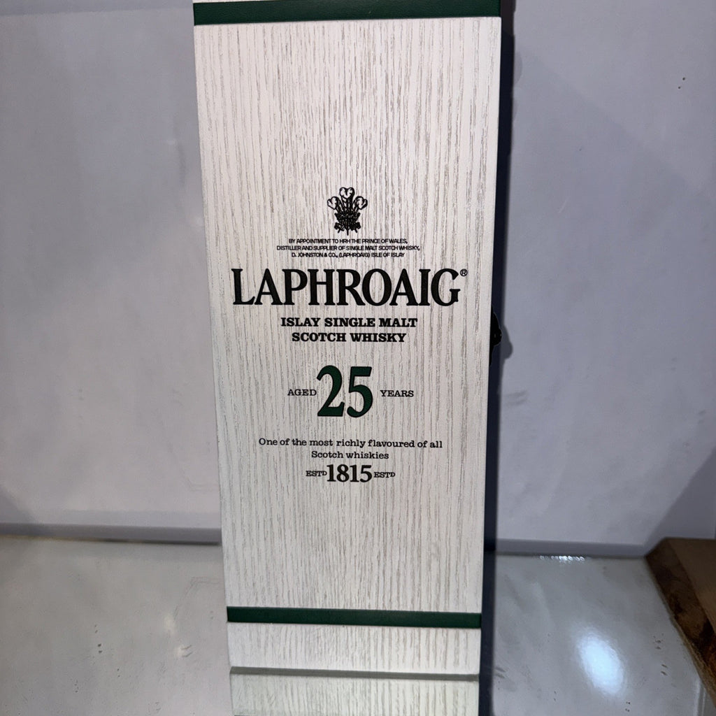 Laphroaig 25 Year Old – cask strength (51.9% vol), 70cl L1025  Sp 2010 Bottle