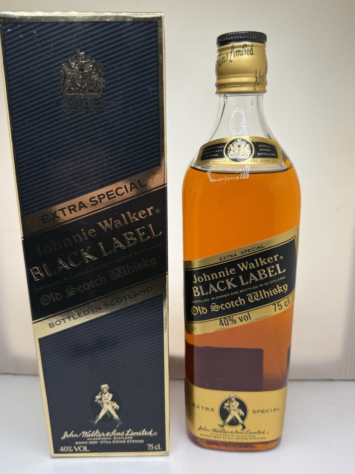 Johnnie Walker Black Label Extra Special, c.1980‑90s bottling, 75 cl