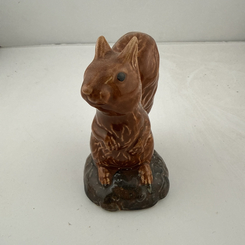 Beneagles Scotch Whisky Miniature Squirrel Decanter 70 Proof Wade Pottery Full