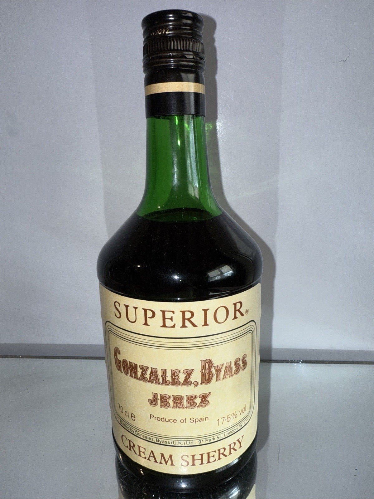 González Byass Superior Cream Sherry (70cl, 17.5% ABV) Early 1970s Bottle