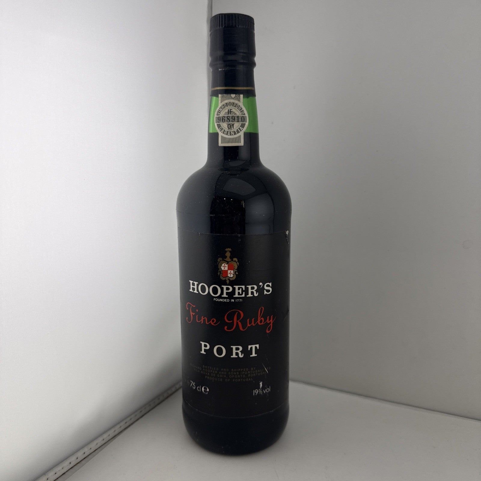 Hooper’s Fine Ruby Port 75cl 19% Richard Hooper & Sons Portugal 1990s