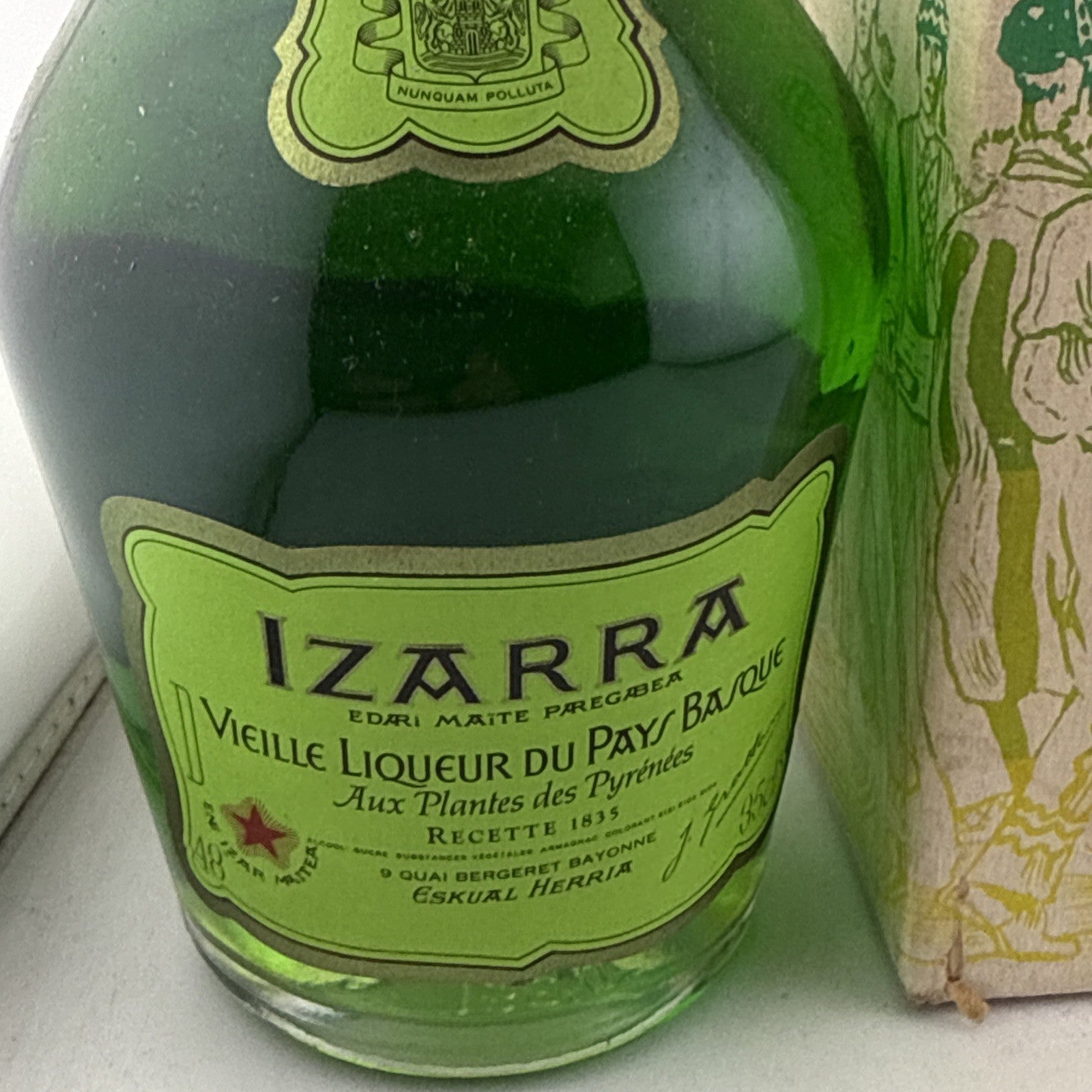 Vintage Izarra Verte Green Basque Herbal Liqueur 35cl with Box 48%abv