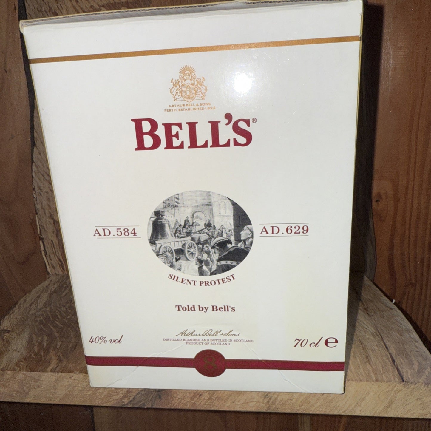 Bells Whisky 75cl decanter Christmas 2005 Mint Boxed