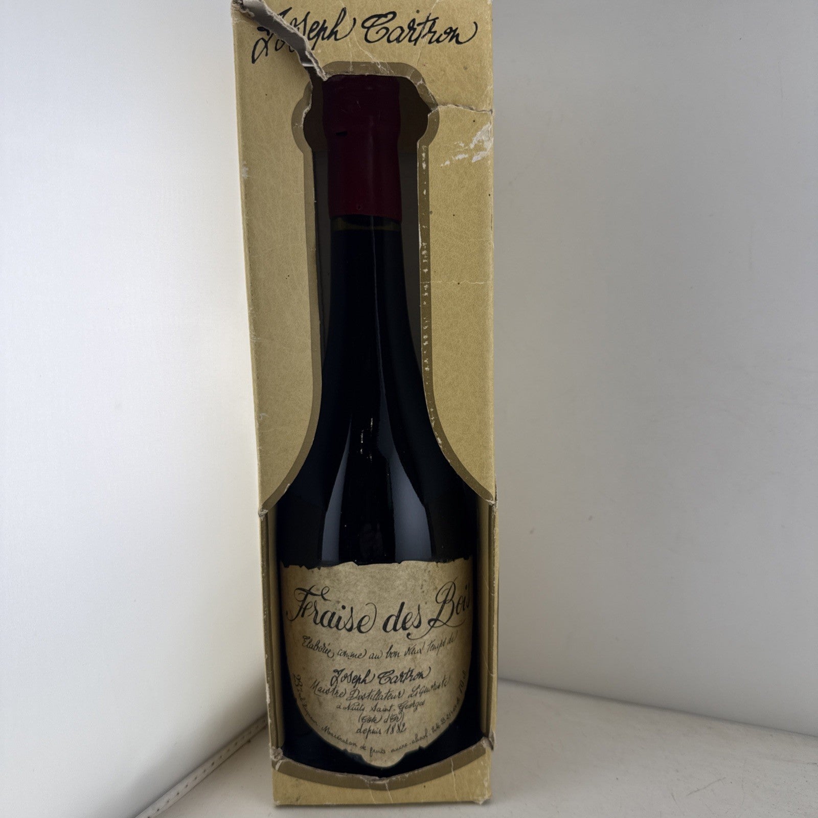 Vintage Joseph Cartron Fraise des Bois wild strawberry liqueur, 70cl, boxed.