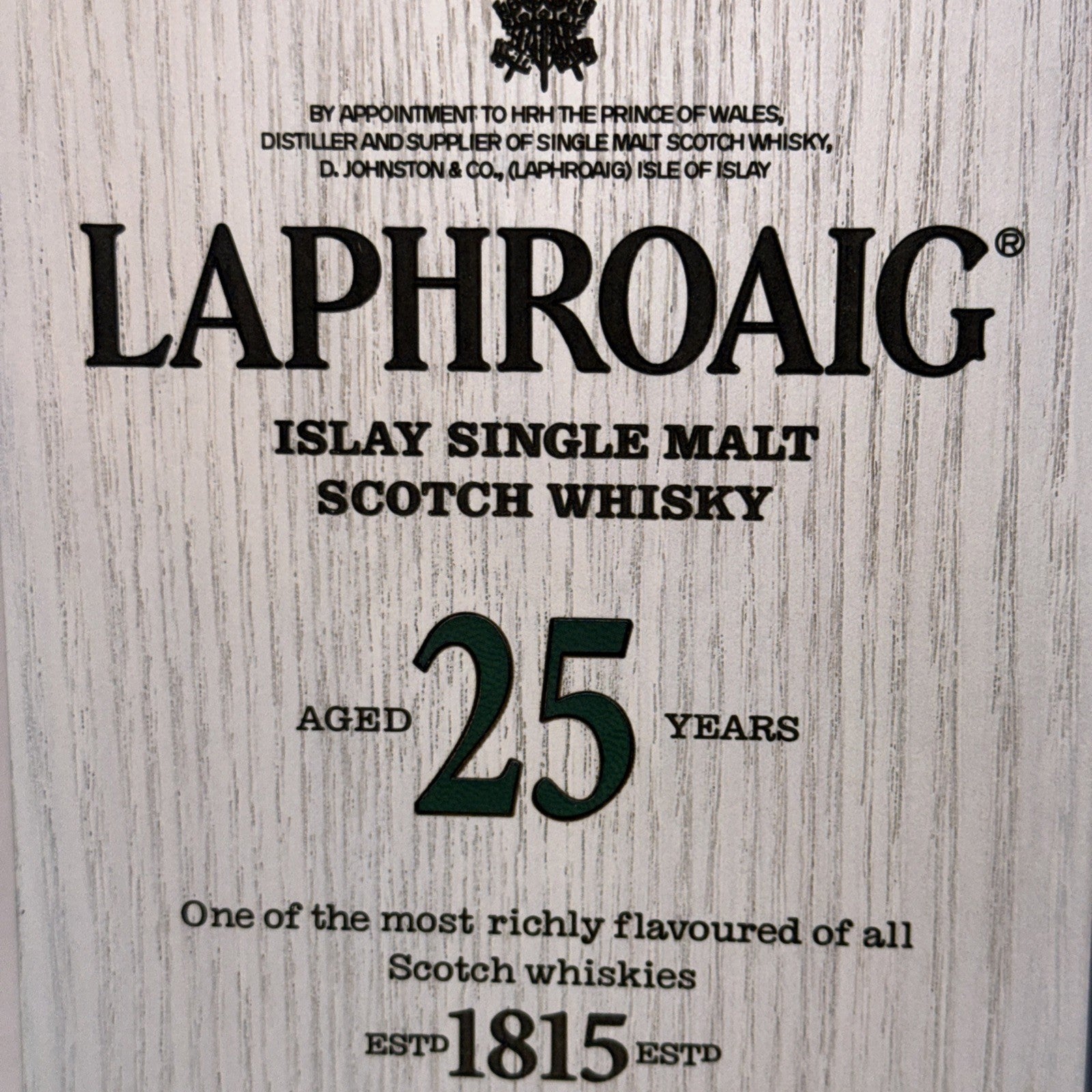 Laphroaig 25 Year Old – cask strength (51.9% vol), 70cl L1025  Sp 2010 Bottle