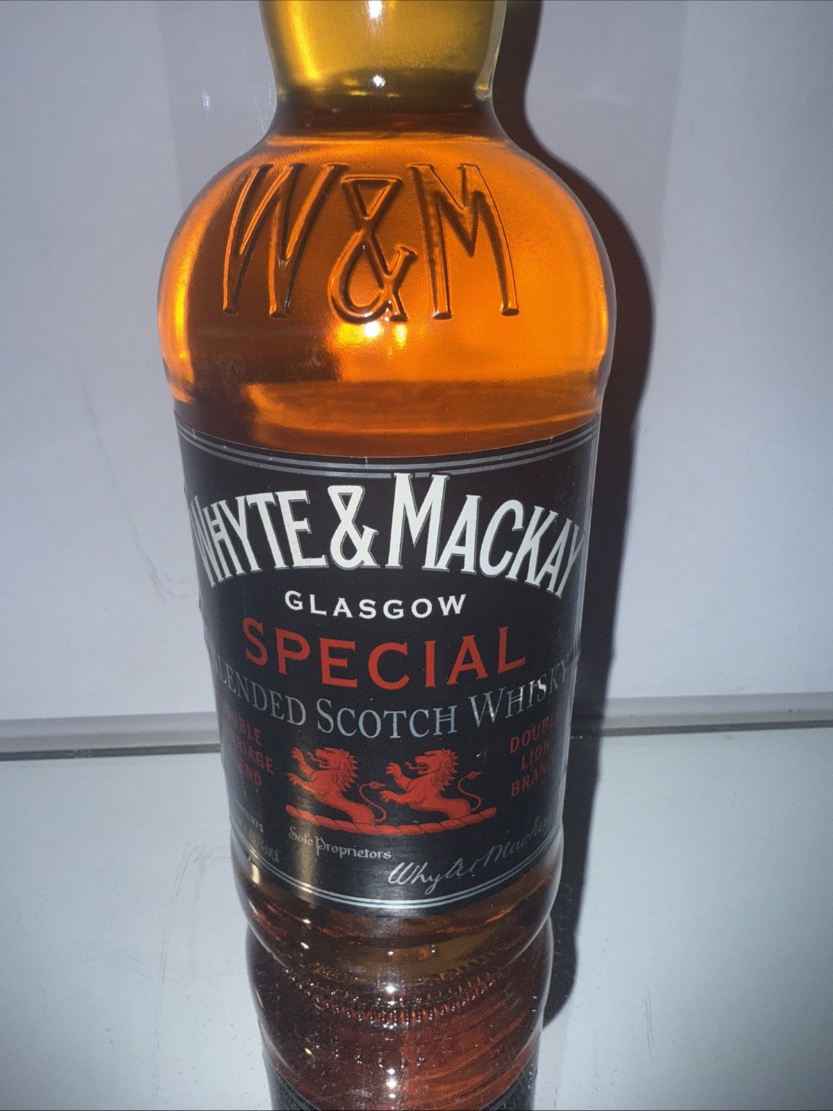 Whyte and Mackay Special scotch whisky