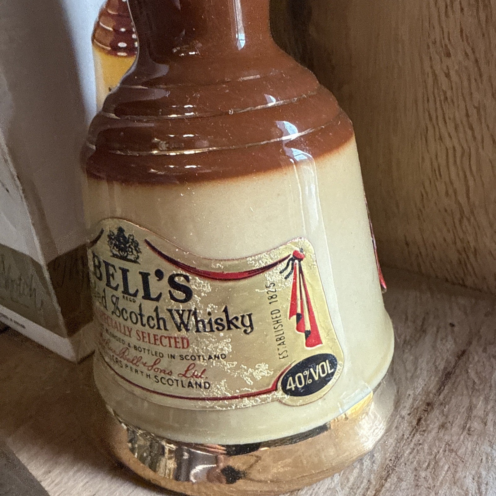 Bells Whisky 18.75cl  decanter full  vintage matured