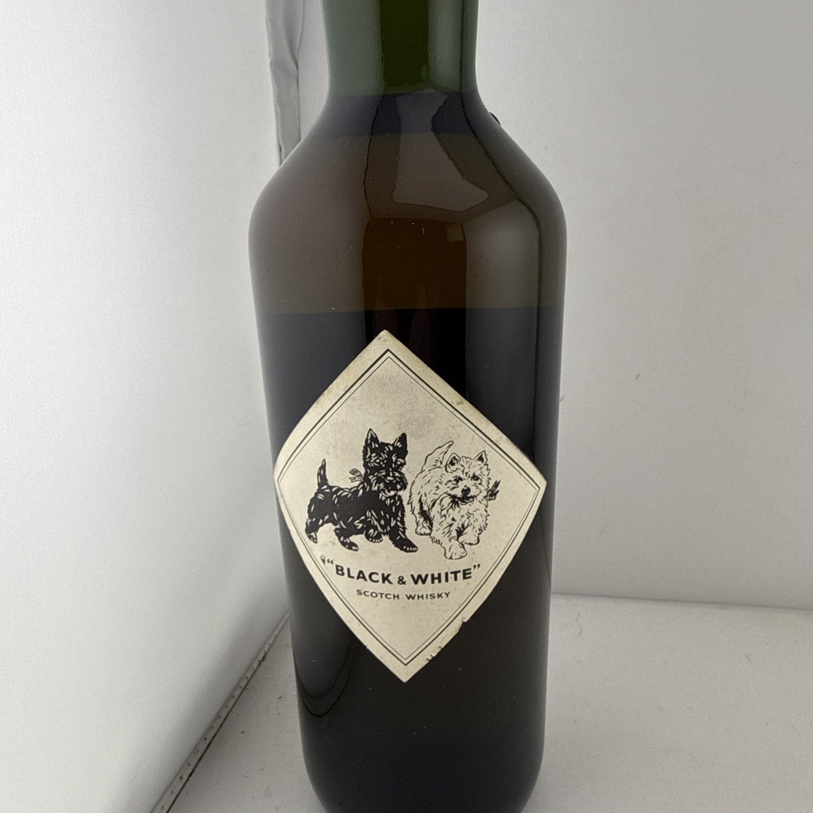 1950s Black & White Buchanan’s Scotch Whisky Spring Cap 26⅔ Fl Oz Sealed