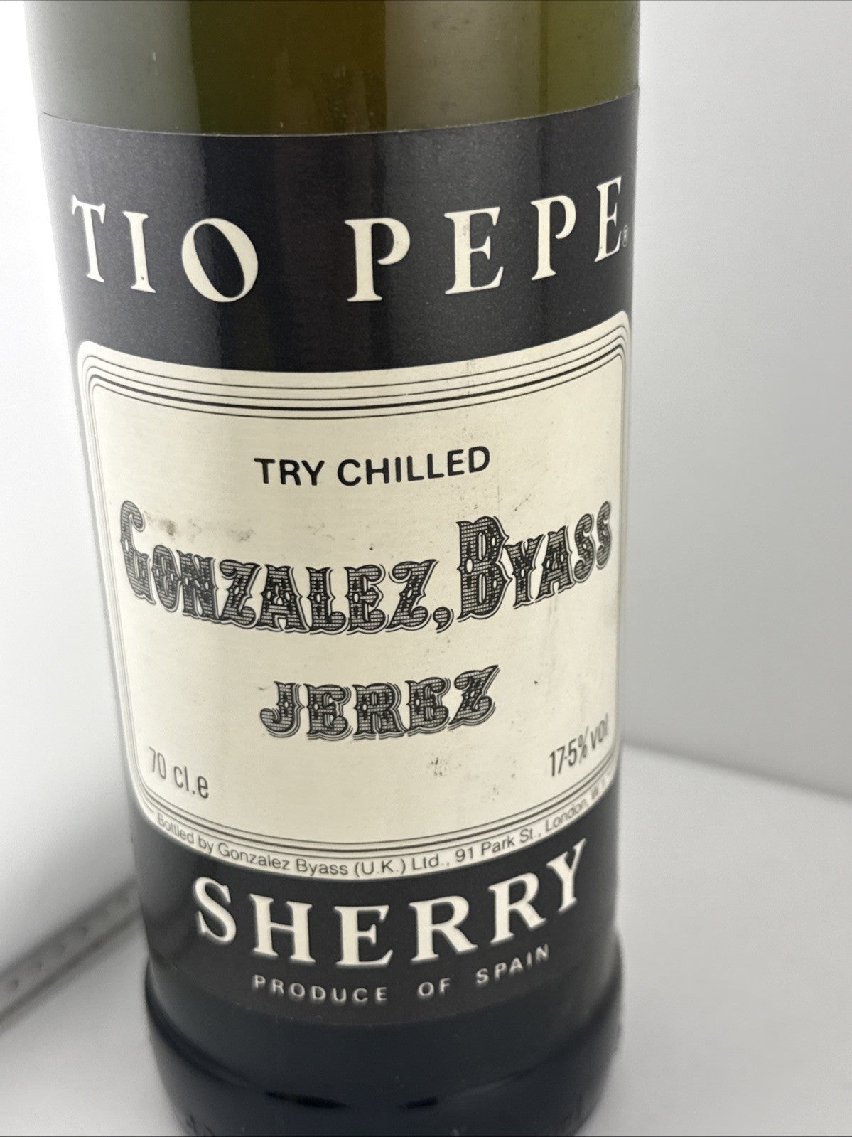 Tío Pepe Fino Sherry Gonzales Byass Jerez Fino Sherry 70cl 15% 1990s Bottle